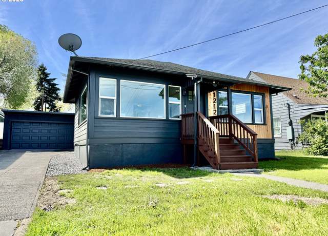Property at 1212 E 10th St, The Dalles, OR 97058, 2 beds, 1 bath