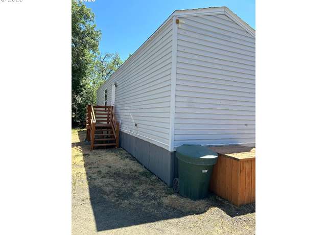 Property at 5000 NE Stephens St #25, Roseburg, OR 97470, 1 bed, 1 bath
