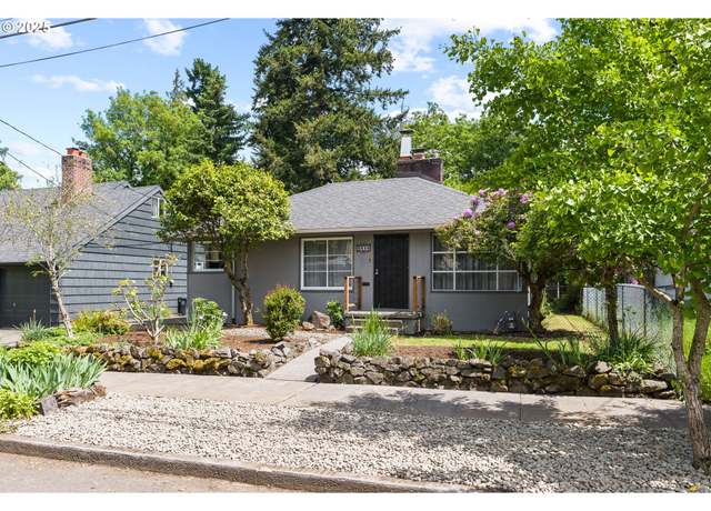 Property at 8414 N Gloucester Ave, Portland, OR 97203, 2 beds, 1 bath