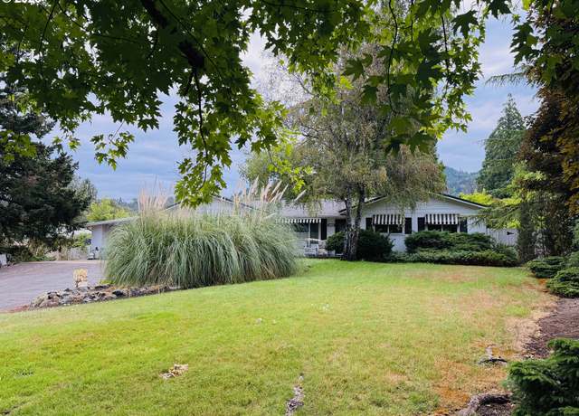 Property at 540 Taylor St, Myrtle Creek, OR 97457, 3 beds, 2 baths