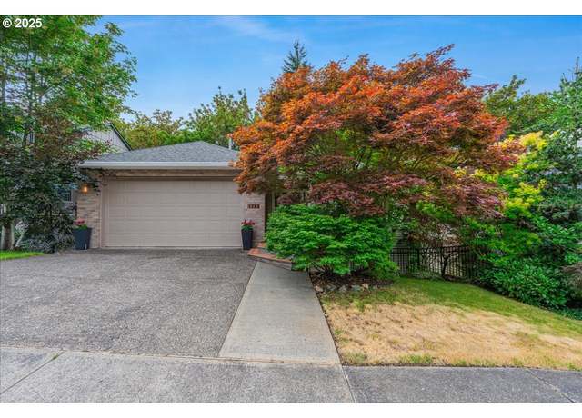 Property at 7765 SW Carrollon Dr, Beaverton, OR 97007, 4 beds, 2.5 baths