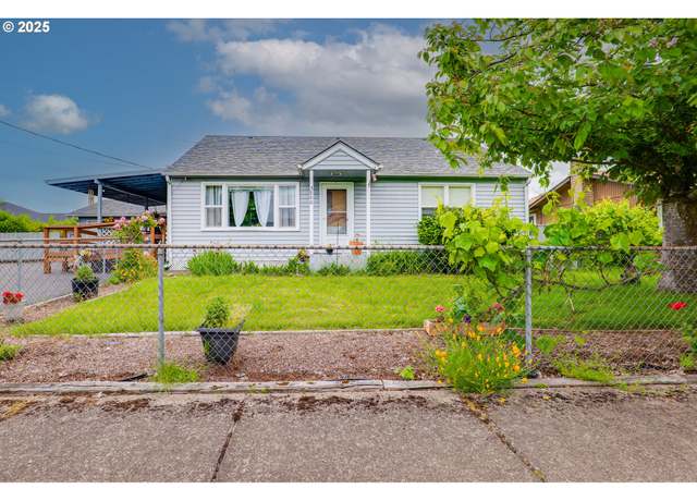 Property at 3800 E St, Springfield, OR 97478, 4 beds, 1 bath