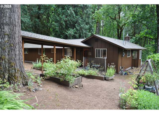Property at 89016 Bridge St, Springfield, OR 97478, 3 beds, 1 bath