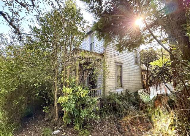 Property at 1231 Central Ave, Coos Bay, OR 97420, 4 beds, 1 bath