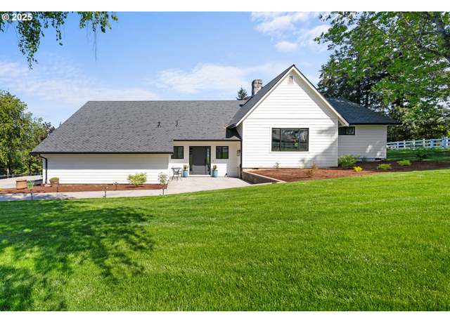 Property at 17810 S Canter Ln, Oregon City, OR 97045, 4 beds, 3 baths