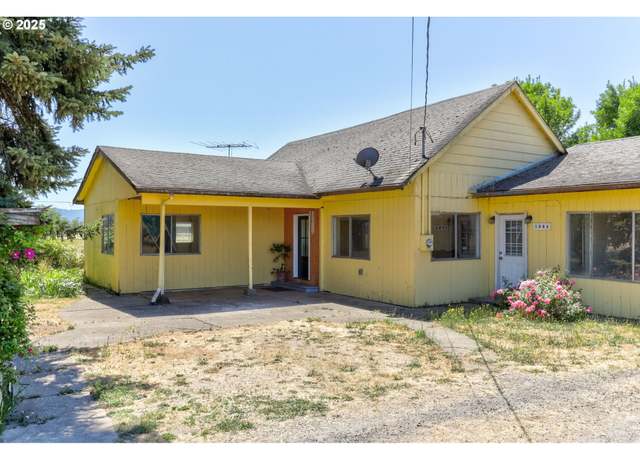 Property at 5886 SE Booth Bend Rd, Mcminnville, OR 97128, 4 beds, 2 baths