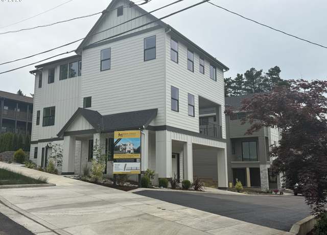 Property at 6008 SW 18th Dr, Portland, OR 97239, 3 beds, 3 baths