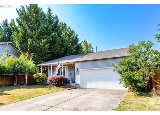 Property at 819 N Alexandra Dr, Newberg, OR 97132, 3 beds, 2 baths