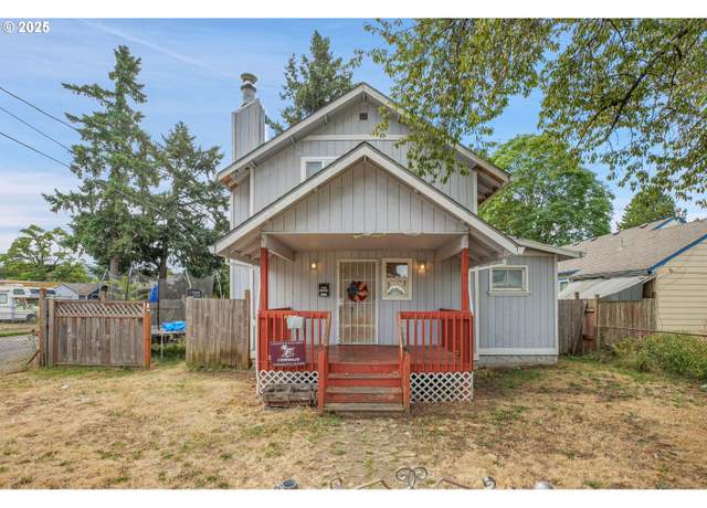 Property at 9828 SE Ellis St, Portland, OR 97266, 4 beds, 1.5 baths