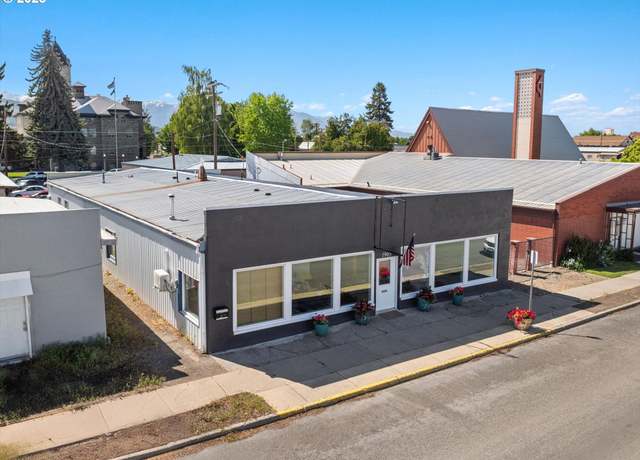 Property at 1905 2nd St, Baker City, OR 97814, 4 beds, 2.5 baths