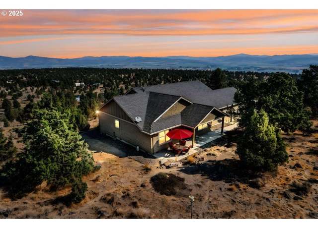 Property at 1414 NW Pinecrest Ln, Prineville, OR 97754, 3 beds, 2 baths