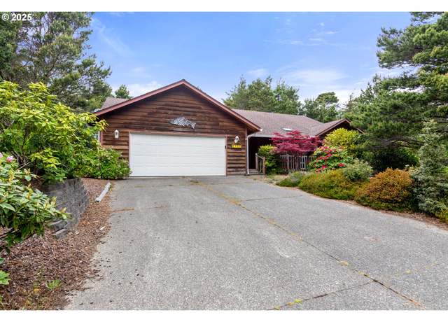 Property at 4929 Cloudcroft Ln, Florence, OR 97439, 3 beds, 2 baths
