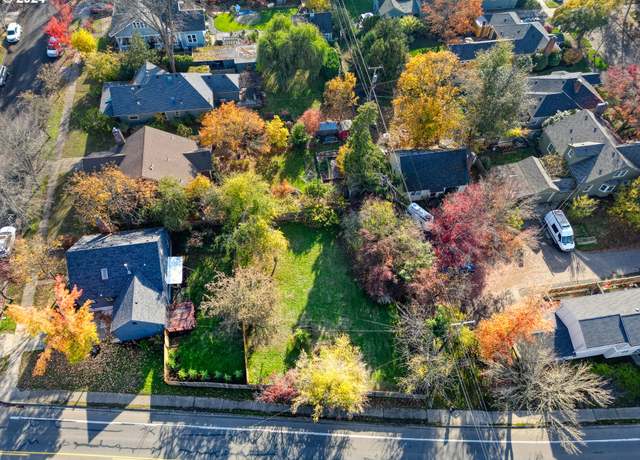 Property at 418 W 18th Ave, Eugene, OR 97401