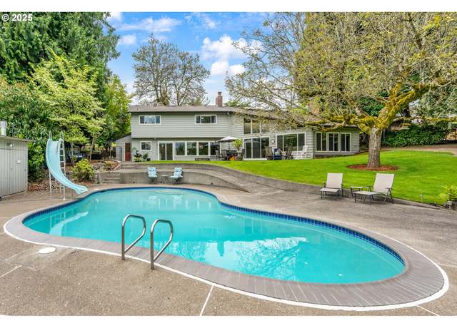 Property at 1385 NE Lincoln St, Hillsboro, OR 97124, 3 beds, 3 baths
