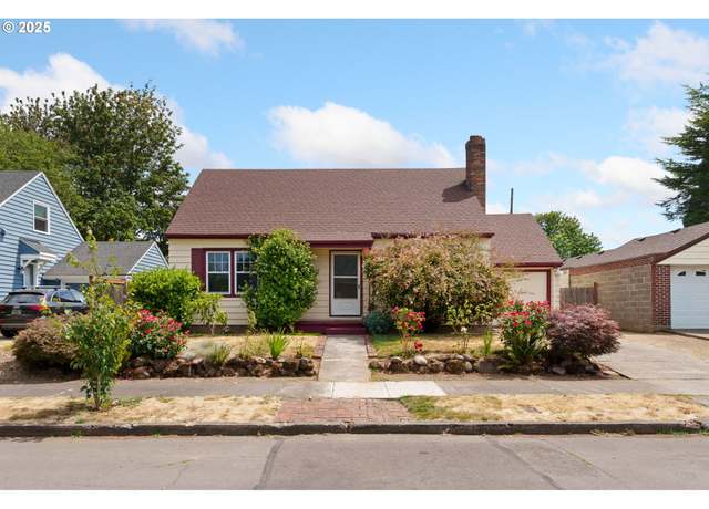 Property at 7218 N Foss Ave, Portland, OR 97203, 3 beds, 2 baths