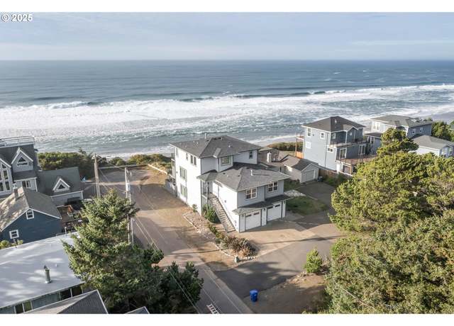 Property at 813 SW 9th St, Lincoln City, OR 97367, 4 beds, 4.5 baths