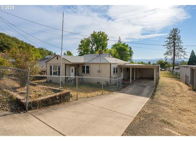Property at 1658 NE Taylor St, Roseburg, OR 97470, 2 beds, 1 bath