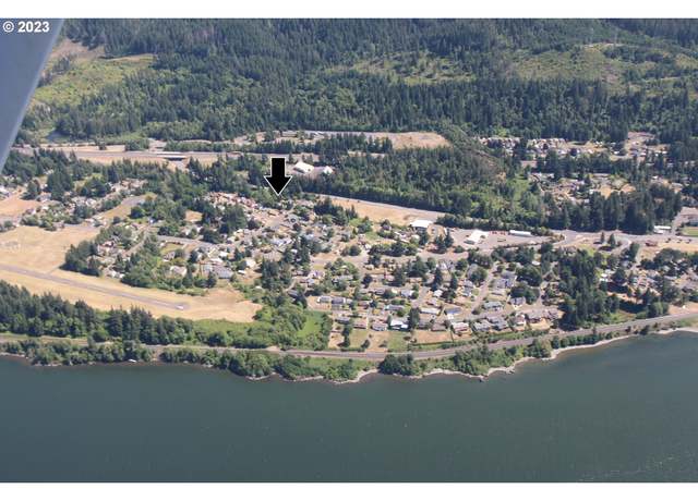 Property at 114 Hammond Ave, Cascade Locks, OR 97014