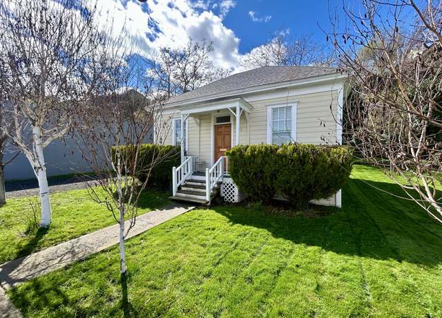 Property at 514 E 4th St, The Dalles, OR 97058, 2 beds, 1 bath