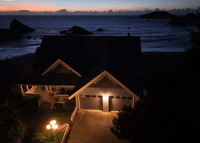 Property at 1545 Beach Ave, Brookings, OR 97415, 5 beds, 4.5 baths