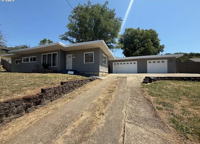 Property at 2297 NE Vine St, Roseburg, OR 97470, 3 beds, 2 baths