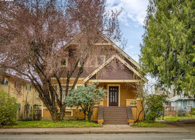 Property at 4123 SE Cesar E Chavez Blvd, Portland, OR 97202, 5 beds, 2.5 baths