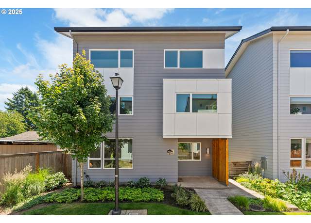 Property at 6622 SE 62nd Ave, Portland, OR 97206, 3 beds, 2.5 baths