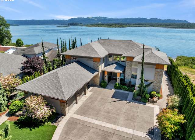 Property at 794 S A St, Washougal, WA 98671, 4 beds, 4.5 baths