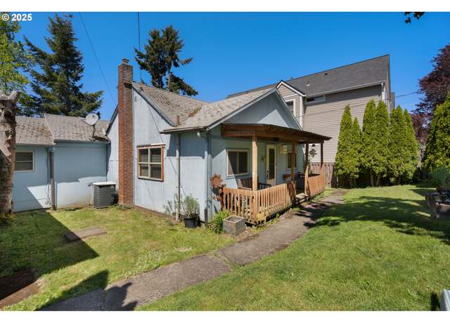 Property at 8921 SW 7th Ave, Portland, OR 97219, 3 beds, 2 baths