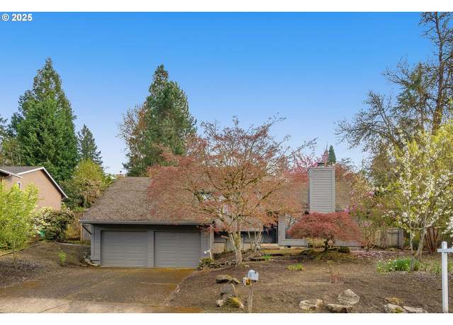 Property at 6516 SW Orchid St, Portland, OR 97223, 3 beds, 3 baths