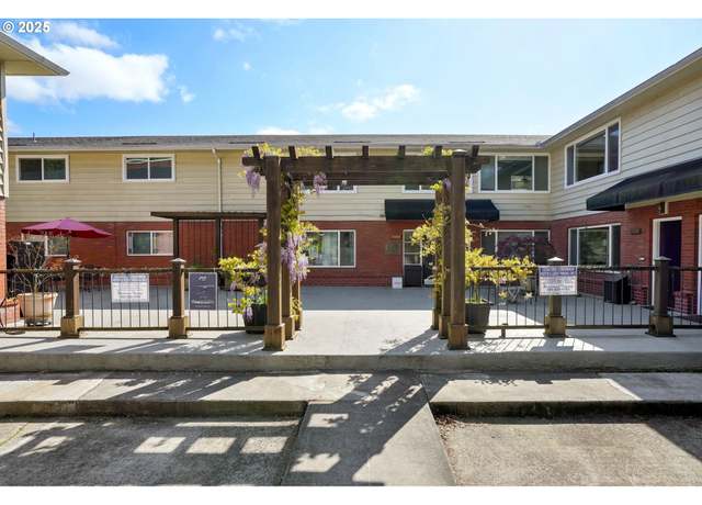 Property at 2355 SW Cedar St #11, Portland, OR 97205, 2 beds, 1 bath