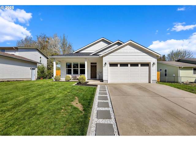 Property at 4 Alpine Ct, Vader, WA 98593, 3 beds, 2 baths