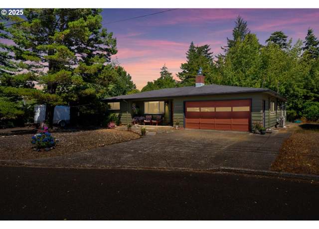 Property at 1680 W Park Dr, Florence, OR 97439, 3 beds, 2 baths