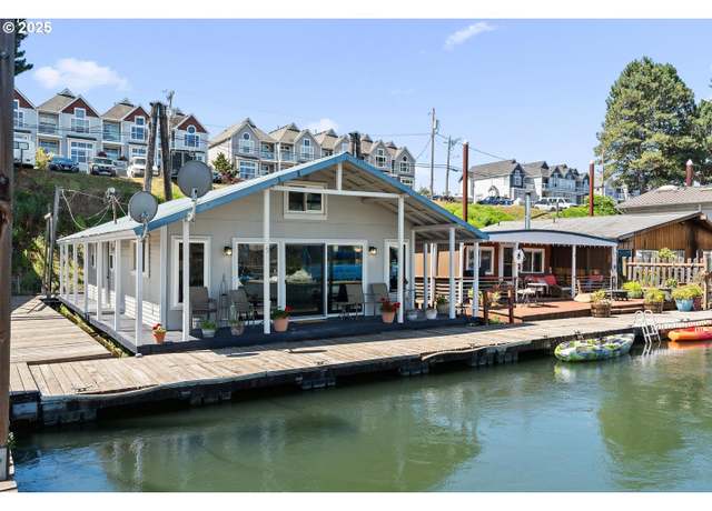 Property at 535 NE Bridgeton Rd #5, Portland, OR 97217, 1 bed, 1 bath