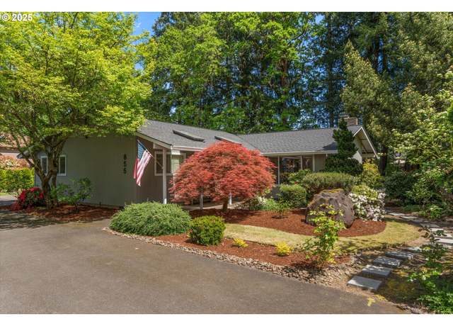 Property at 855 NE Rogahn St, Hillsboro, OR 97124, 3 beds, 2 baths