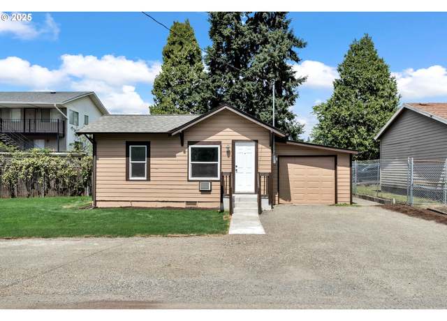 Property at 2108 E 26th St, Vancouver, WA 98661, 2 beds, 1 bath