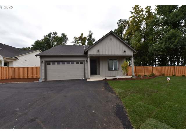Property at 871 Oakleaf Way, Silverton, OR 97381, 4 beds, 2 baths