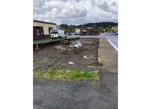 Property at 402 SE Main St, Estacada, OR 97023