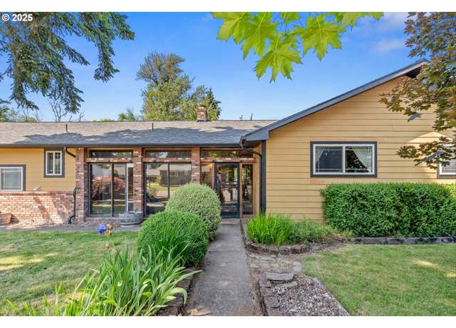 Property at 1130 Juniper St, Sweet Home, OR 97386, 5 beds, 2 baths