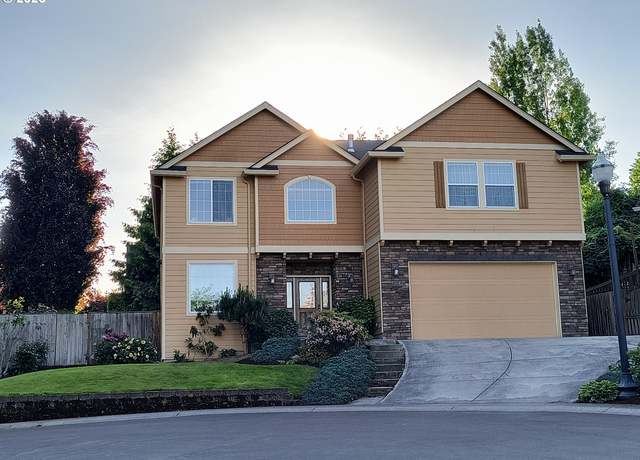 Property at 2214 NW 123rd St, Vancouver, WA 98685, 4 beds, 2.5 baths