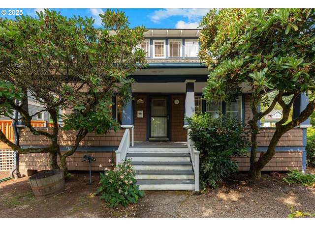 Property at 8005 SW 46th Ave, Portland, OR 97219, 3 beds, 2 baths
