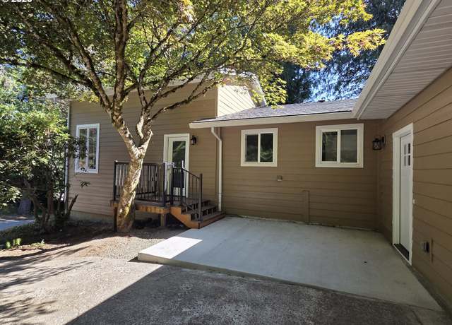 Property at 55600 E Highway 26, Sandy, OR 97055, 6 beds, 4.5 baths