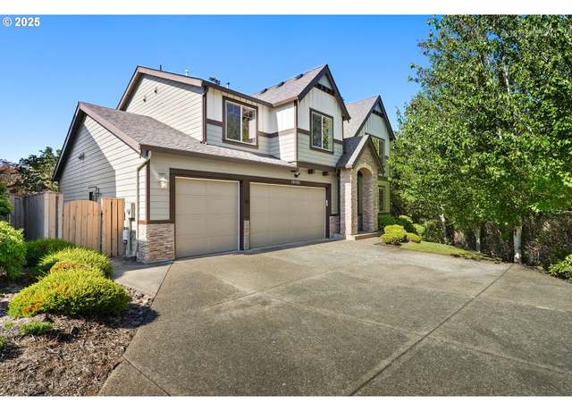 Property at 10950 SE Celano Ct, Happy Valley, OR 97086, 4 beds, 2.5 baths