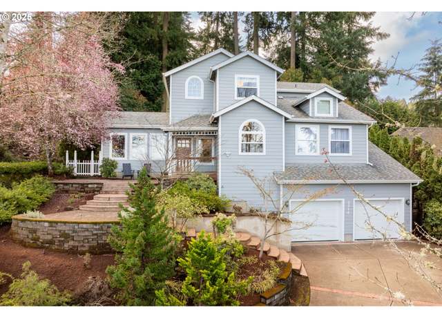 Property at 2214 W 25th Pl, Eugene, OR 97405, 4 beds, 2.5 baths