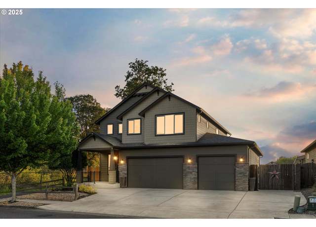 Property at 816 SW 4th Ave, Battle Ground, WA 98604, 4 beds, 2.5 baths