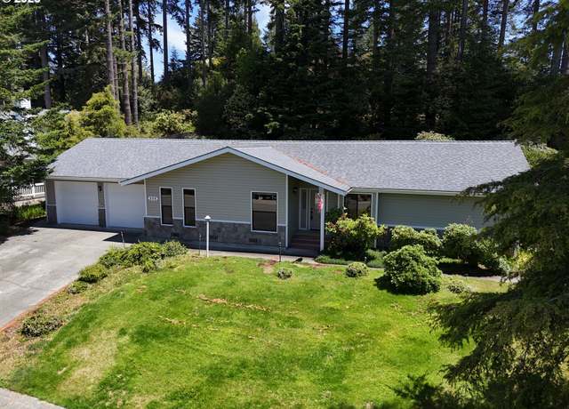 Property at 936 Helen Ln, Brookings, OR 97415, 3 beds, 2 baths