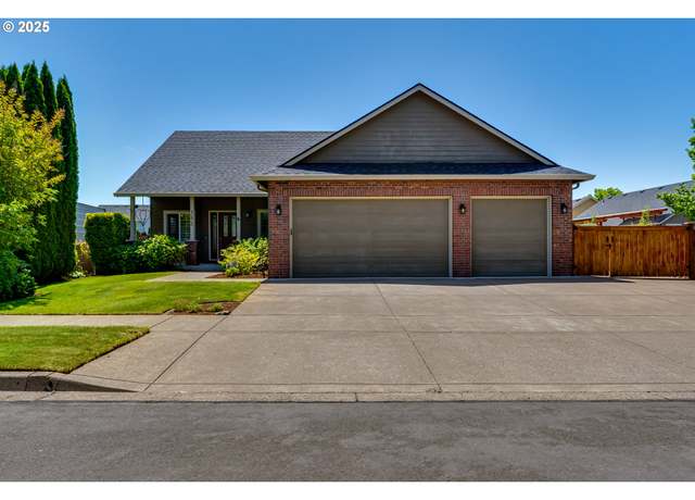 Property at 382 Naismith Blvd, Eugene, OR 97404, 3 beds, 2 baths