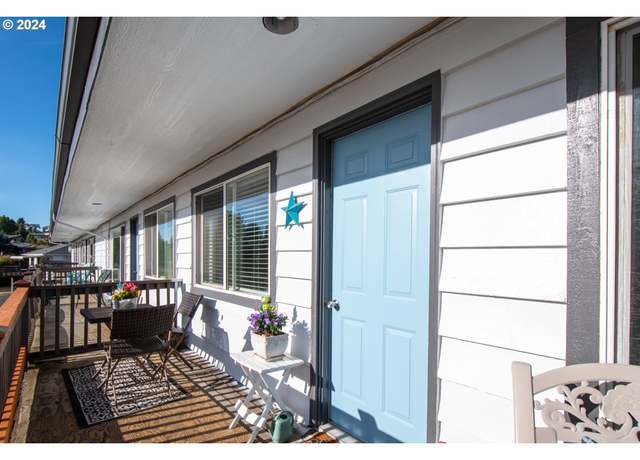 Property at 2102 NW Kelly Dr #3, Vancouver, WA 98665, 2 beds, 1 bath