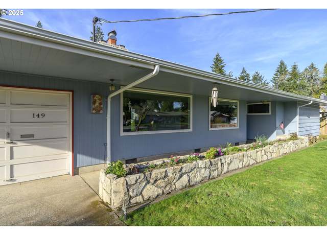 Property at 149 NW 25th St, Mcminnville, OR 97128, 3 beds, 2 baths