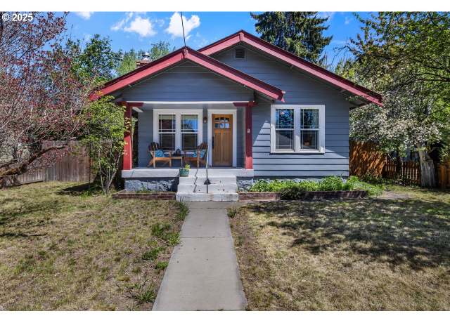 Property at 414 NW Riverside Blvd, Bend, OR 97703, 3 beds, 1 bath